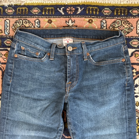 Vintage late 90s/early 2000s low rise, flare Lucky Brand jeans. - Picture 5 of 7